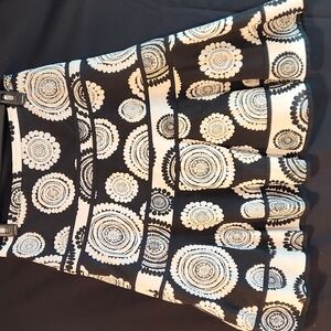 BCBG MaxAzria cotton print lined floral mid legnth, skirt size 4